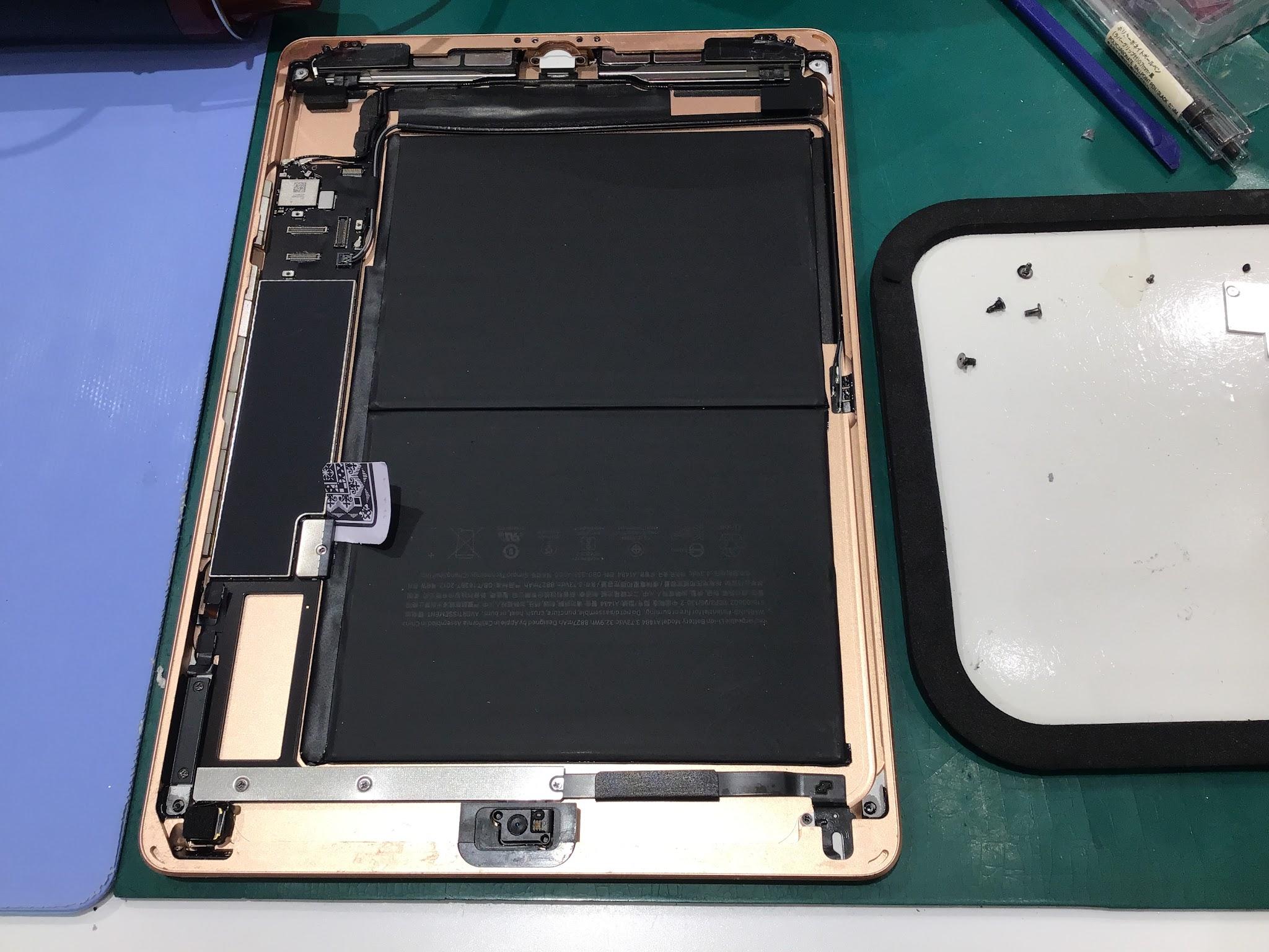 iPad第8世代のタッチガラス交換を承りました！【スマホ修理工房海老名ビナウォーク店】